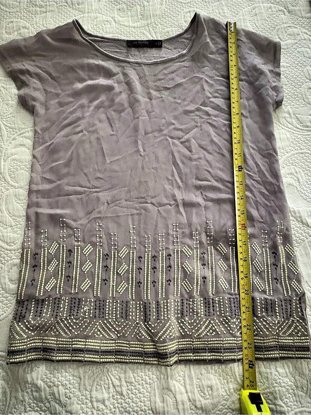 The Limited Short Sleeve Embellished Top in medium grey XS, used but good condi